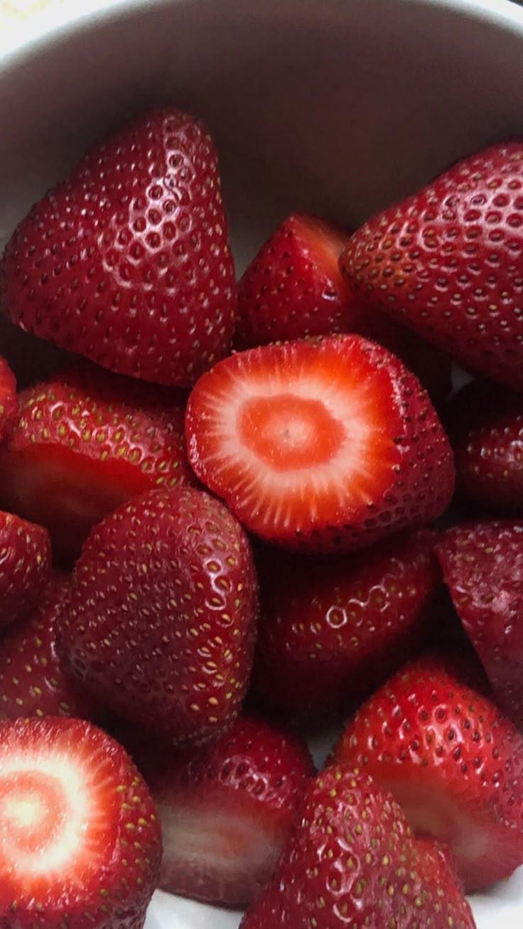 Garden Berry Bliss: Pure Nature's Treats